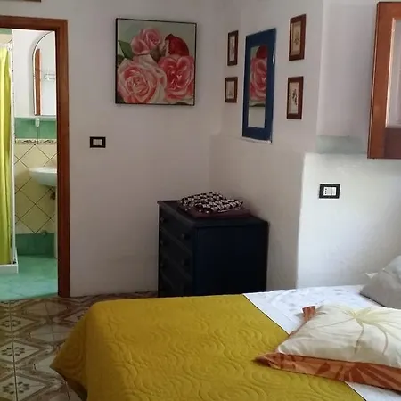 Alojamento de Acomodação e Pequeno-almoço Aquilone Stromboli